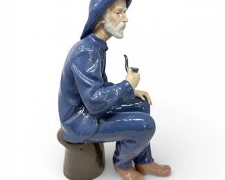80 LargeNAObyLladrPorcelainSmokingFishermanFigurine