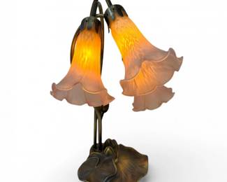 127 VintageTiffanyStyleLilyPadTableLampFloralArmsFrostedShades