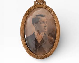 50 AntiqueOvalBubbleGlassPortraitwOrnateGiltFrame