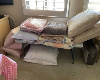 Quilts, bedding pillows