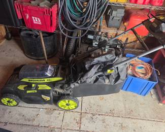ELCTRIC Ryobi Lawn Mower