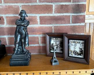 Family Room
Napoleon statue
Silhouettes
Eiffel Tower pencil sharpener 