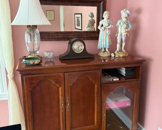 Living Room 
Tv cabinet 
Mantle clock 