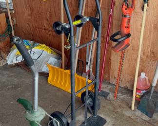 Garage
Planter dolly
Dolly
