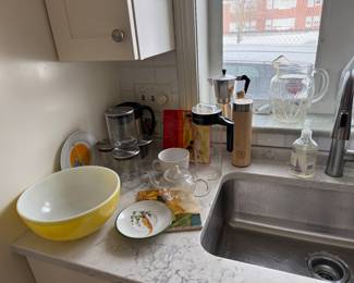 Kitchen 
Pyrex
Tea containers 