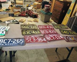 License plates pairs