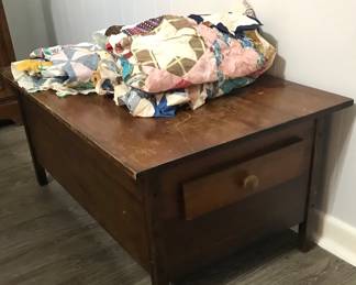 THIS TABLE MATCHES BED AND NIGHTSTANDS.  QUILT TOPS