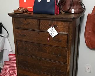 chest of drawers