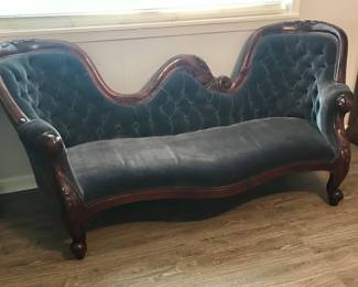 Look at this beautiful antique victorian sofa!!!!!  Great Condition,