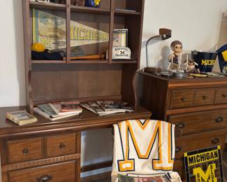 Desk & Shelf (Priced separately, not connected)