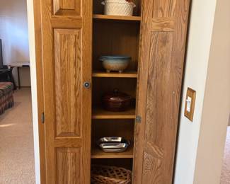 Pantry cabinet