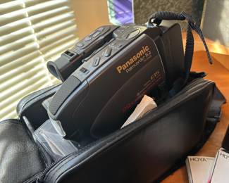 Panasonic Palmcorder iq (Tested, works) includes battery, bag, charger and additional cords