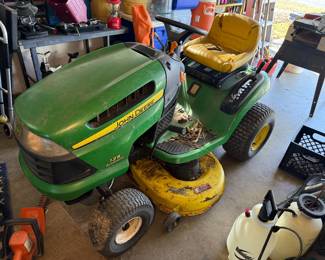 John Deere Riding Mower 