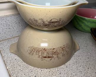 Vintage Pyrex Nesting Bowls
