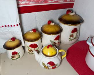 Mushroom Canister Set