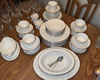 Noritake Heather China Set