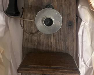 ANTIQUE PHONE