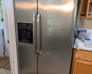 Frigidaire Side by Side