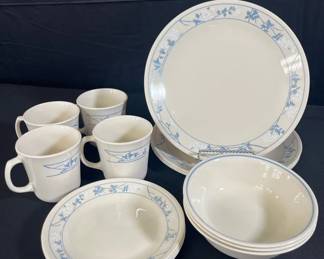 Corelle Set Of 4, 3 Bowls 