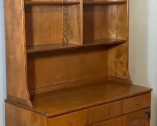Ethan Allen Hutch in Maple With Nutmeg Finish