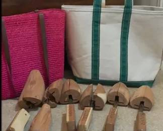 Hanover Cedar Shows And 2 Tote Bags