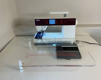 Pfaff Quilt Expression 4.2 Sewing Machine