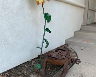 Outdoor Frog & Sunflower