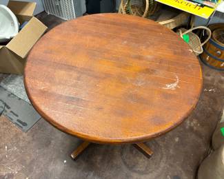 Round Pedestal Table