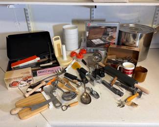 Assorted Kitchen Utensils