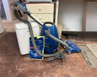 Kenmore Vacuum and Hisense Dehumidifier