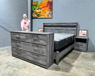 Bed Set and Artwork Orlando