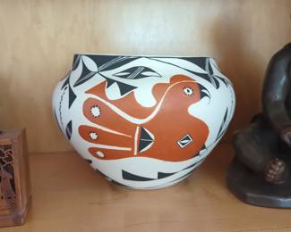 vintage Native American Acoma Pueblo pottery jar