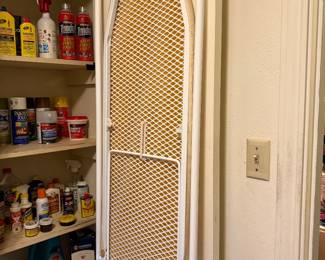 Ironing board 