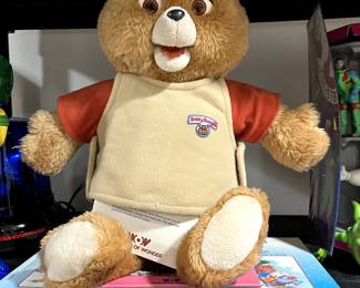 Teddy Ruxpen- adorable with books!