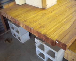 The heavy duty table blocks included