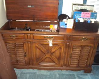 Vintage console stereo   Not Operable
