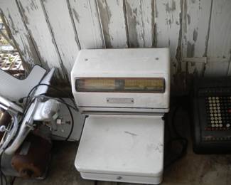 Old grocers scale