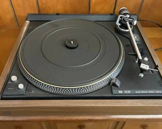Dual 606 Electronic Direct Drive Turntable