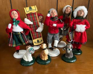 Five Byers Choice Carolers 3 Byers Choice Pets