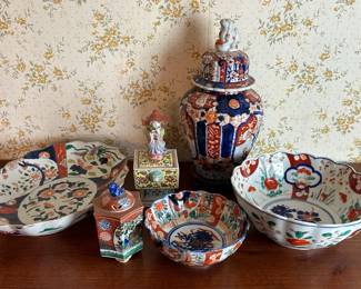 Collection of Japanese Porcelain Ginger Jar, 3 bowls, and 2 Incense Burners with Figurine Lids