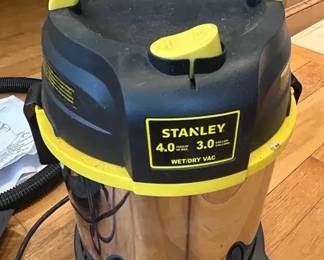 Stanley 3 Gallon Wet dry Vacuum