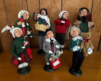 Set of 6 Byers Choice Carolers