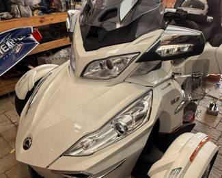 Can-Am Spyder:
Highest and Best Offer on the Can-Am Spyder Limited is due in writing by Saturday, March 7 at 3:00 PM.