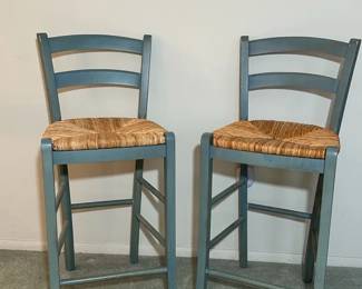 24 Venezia Straw Stools