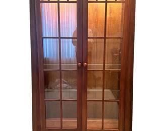 ETHAN ALLEN Curio Cabinet