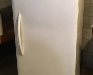 FRIGIDAIRE Upright Freezer