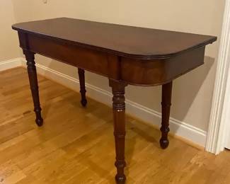 101 A Grand Entry Table