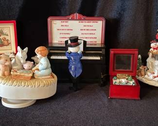 613 Christmas Music Boxes