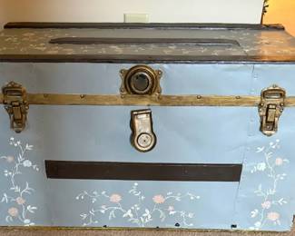 643 Vtg Storage Trunk