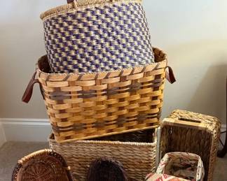 620 Bunch Of Baskets